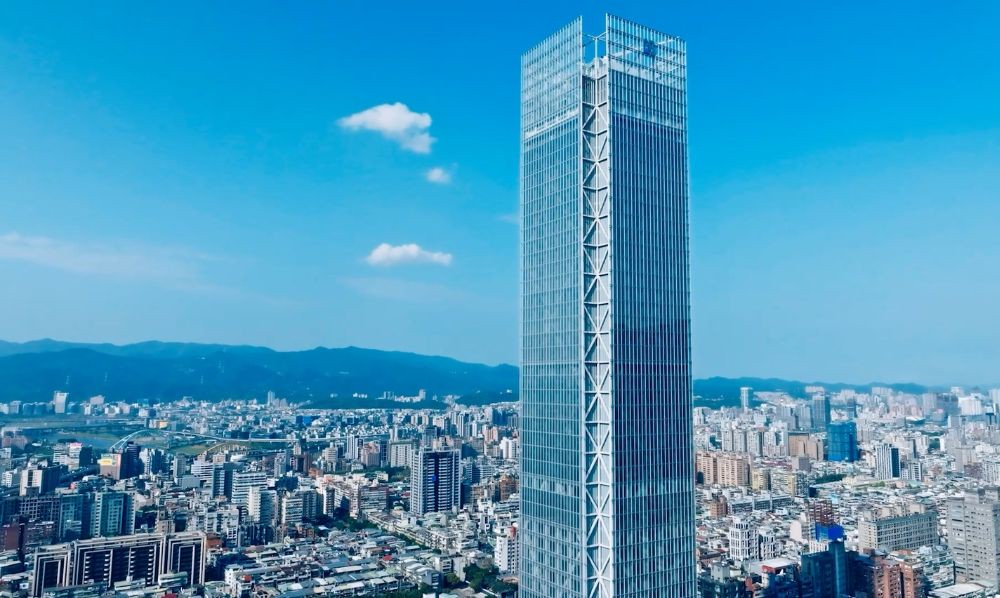 下載登入富邦人壽APP檢視保障項目，銜接開春保障新局；年輕、成家、屆退保障需求強化大不同，保單資訊兩項目易忽略