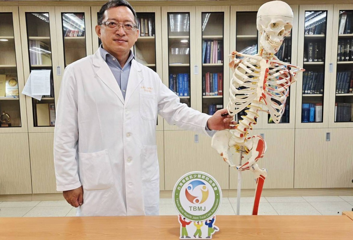 年長者骨鬆要治牙齒也要顧  配合醫師正確用藥指引可避顎骨壞死