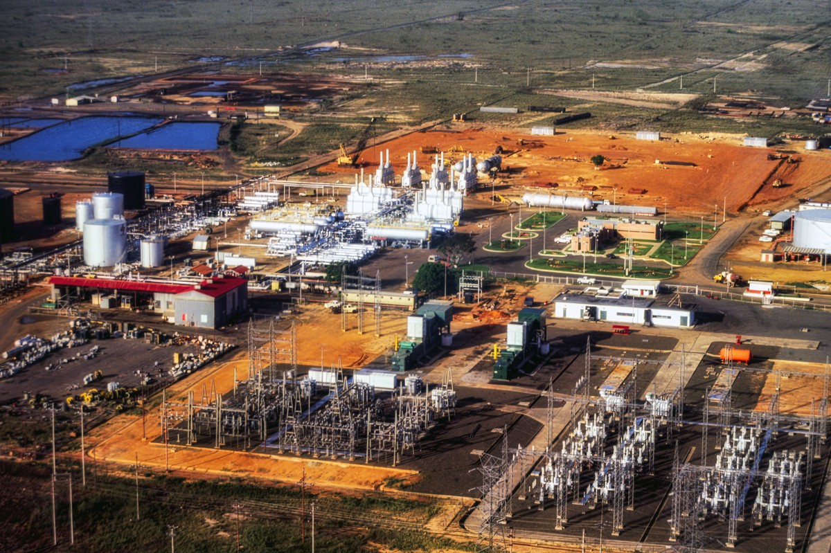 川普「交易藝術」震撼拉美！委內瑞拉代理總統宣布美方解凍百億資產 能源市場恐迎世紀級大洗牌