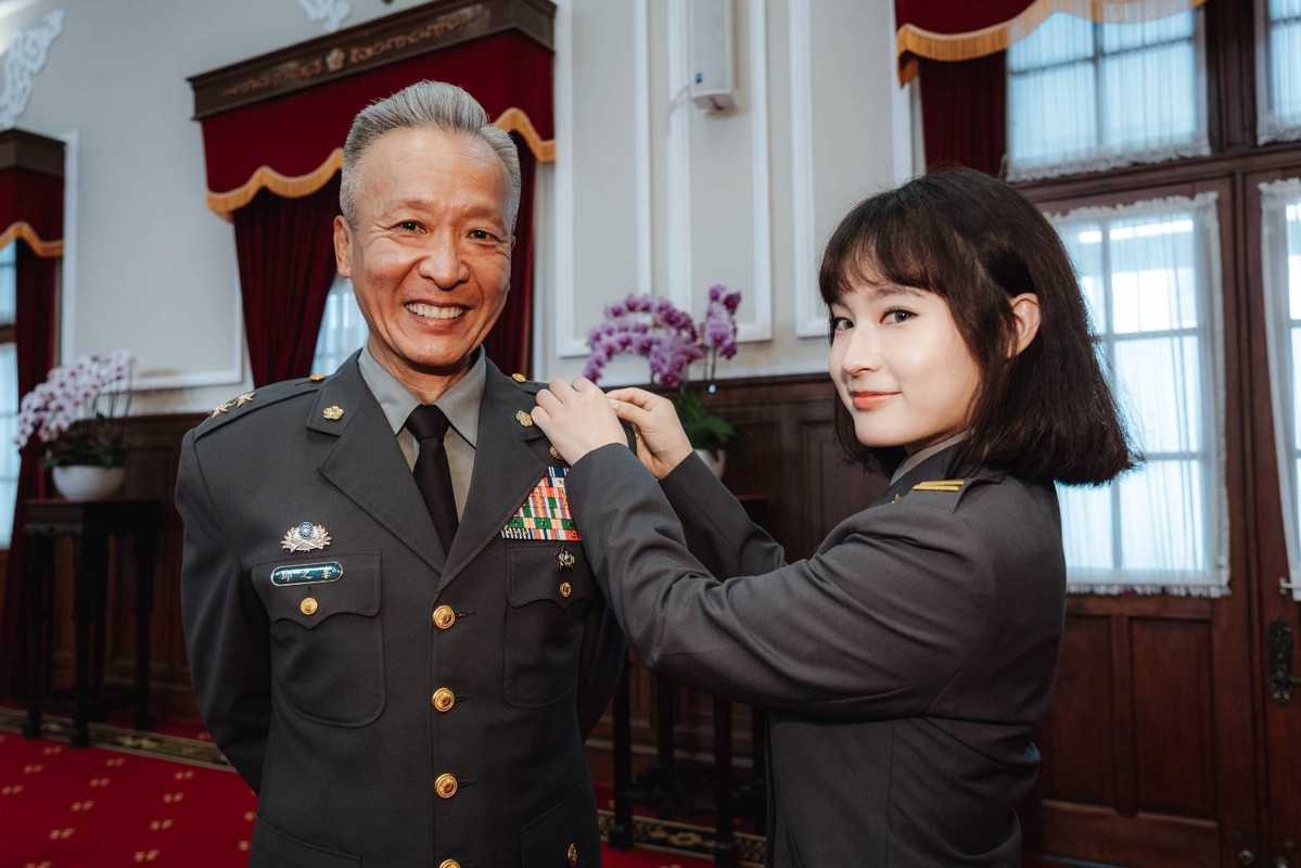 邱之峯晉任中將 女兒親掛軍階成典禮暖心焦點 邱之峯晉任中將 女兒親掛軍階成典禮暖心焦點