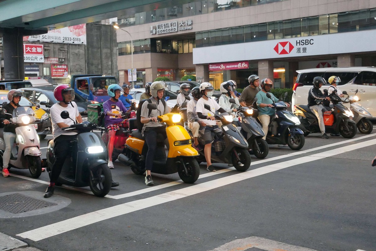 八成三民眾敲碗！跨世代、跨政黨要求政府更積極推動電動機車 民意呼喊：加碼多元補助、車廠共擔責任
