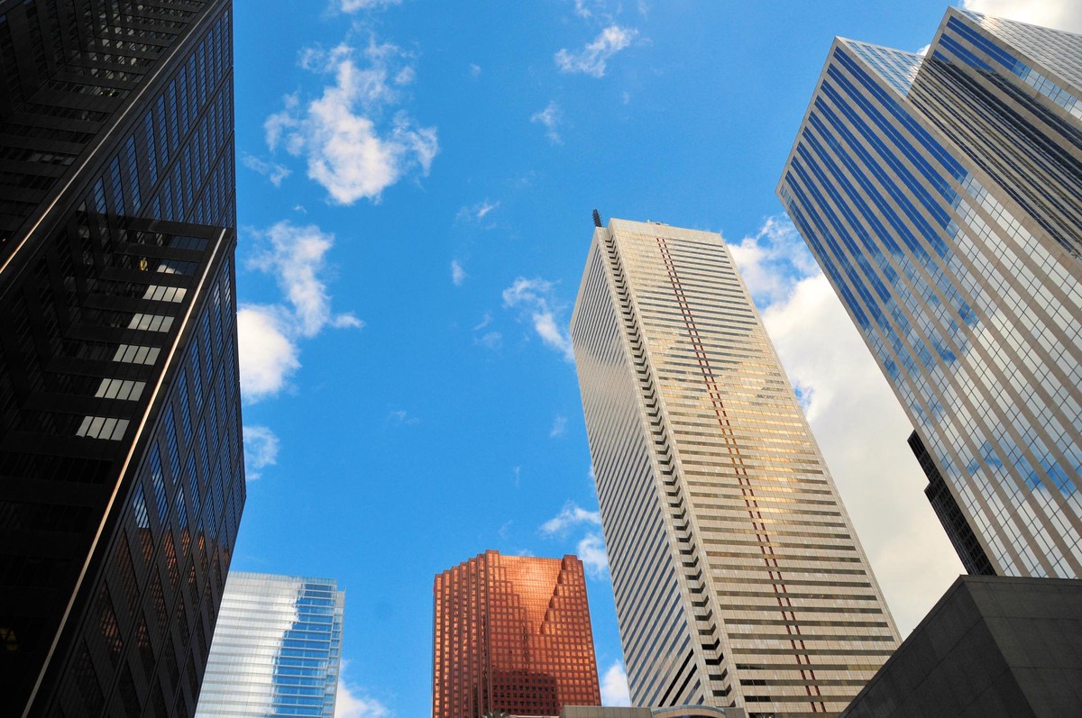 加拿大股市強勢反攻 本土偏好受考驗、低估值成資金新避風港