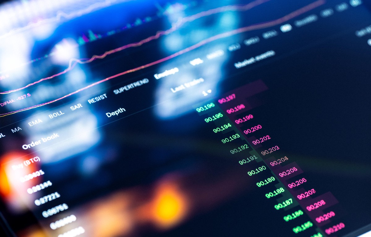 美國數據揭曉前美元轉弱 日圓選後續強撐盤