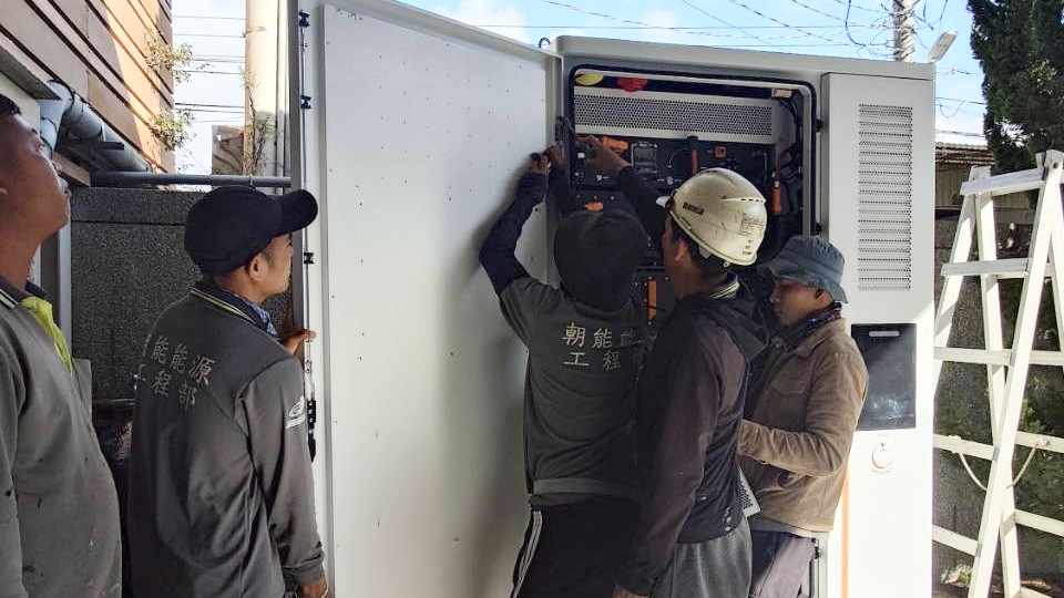 企業儲能升溫！朝能國際一體式儲能首家通過國家級CNS 62619安全試驗