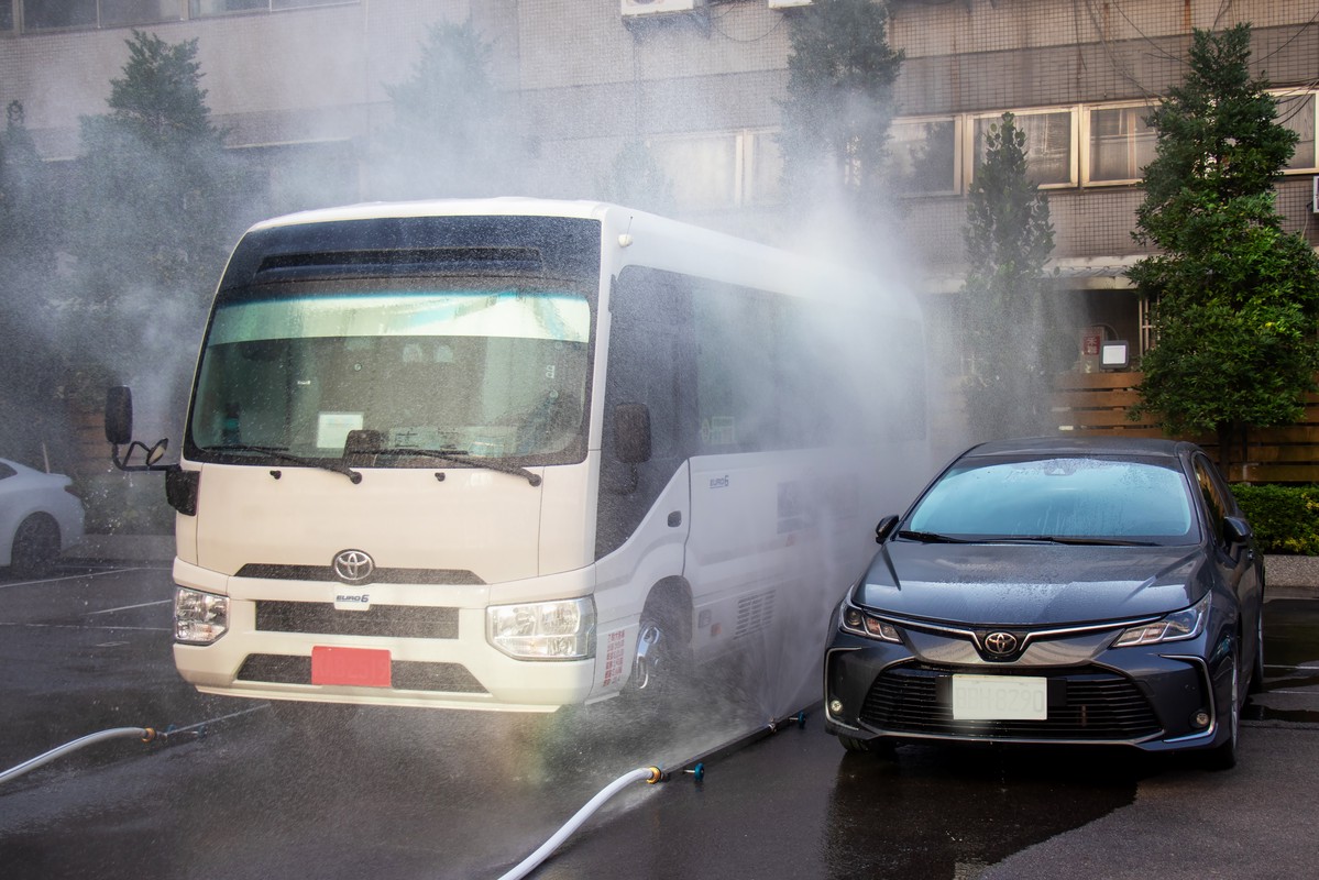 電動車起火怎麼辦？底盤撒水 水幕牆亮相2026防火防災展