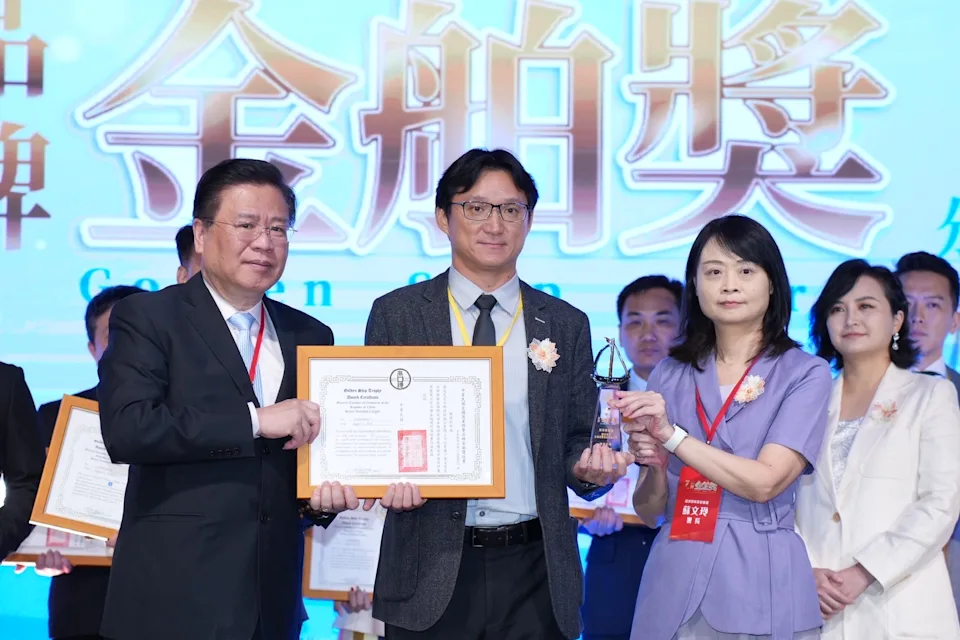 雷文虎克創辦四週年  榮獲國家品牌金舶獎  從本土出發  以BIT精神打造精準健康創新方案