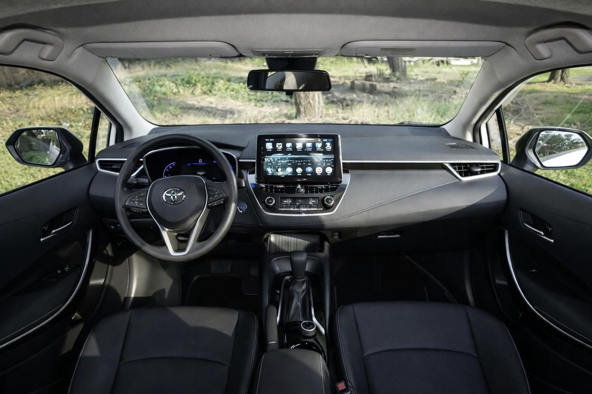 台中汽車租賃推薦：西區租車行全方位服務 自駕與企業用車首選！