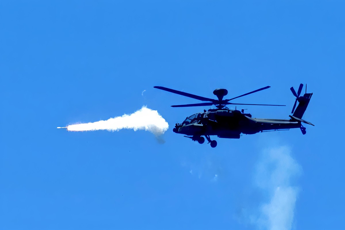 影／陸軍航特部神鷹操演 地獄火、刺針飛彈火力全開
