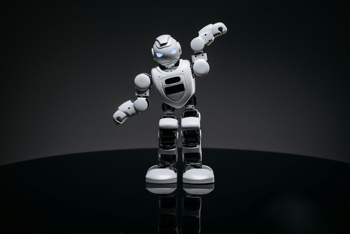 科技巨頭AI搶才升溫 H-1B簽證成關鍵戰場