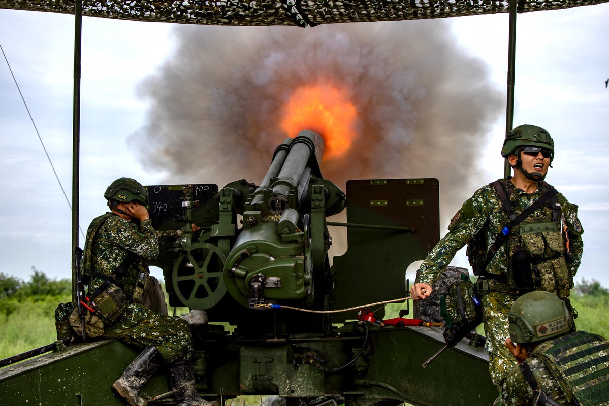 影／陸軍10軍團重砲射擊 「打了就跑」「科技練兵」持續作戰韌性