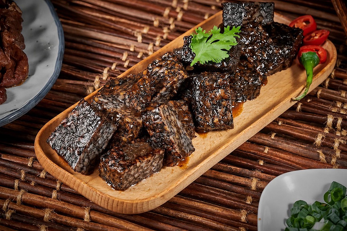 重慶黃昏市場美食:椒麻滷味與泡椒雞腳掀起滷味新熱潮! 重慶黃昏市場美食:椒麻滷味與泡椒雞腳掀起滷味新熱潮!