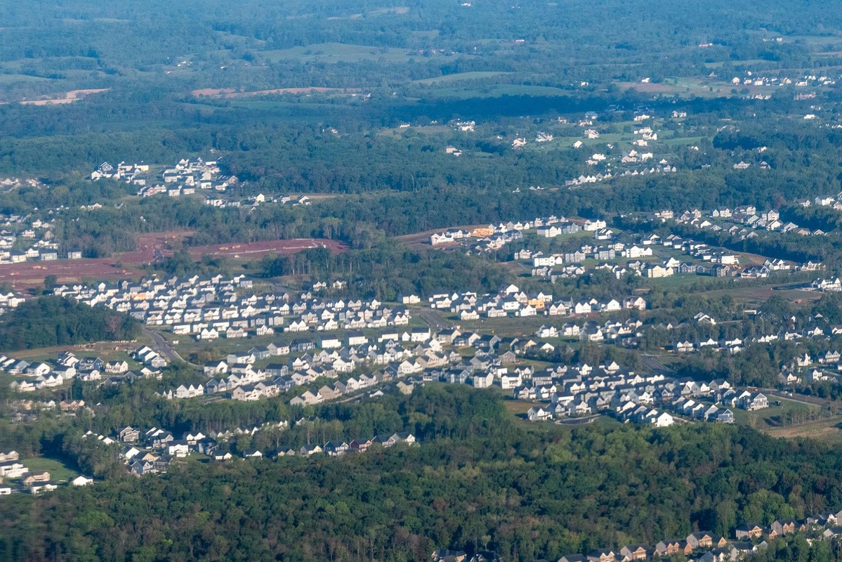 低利率與遠距潮推升美國房市瘋漲創史上繁榮高峰期熱潮