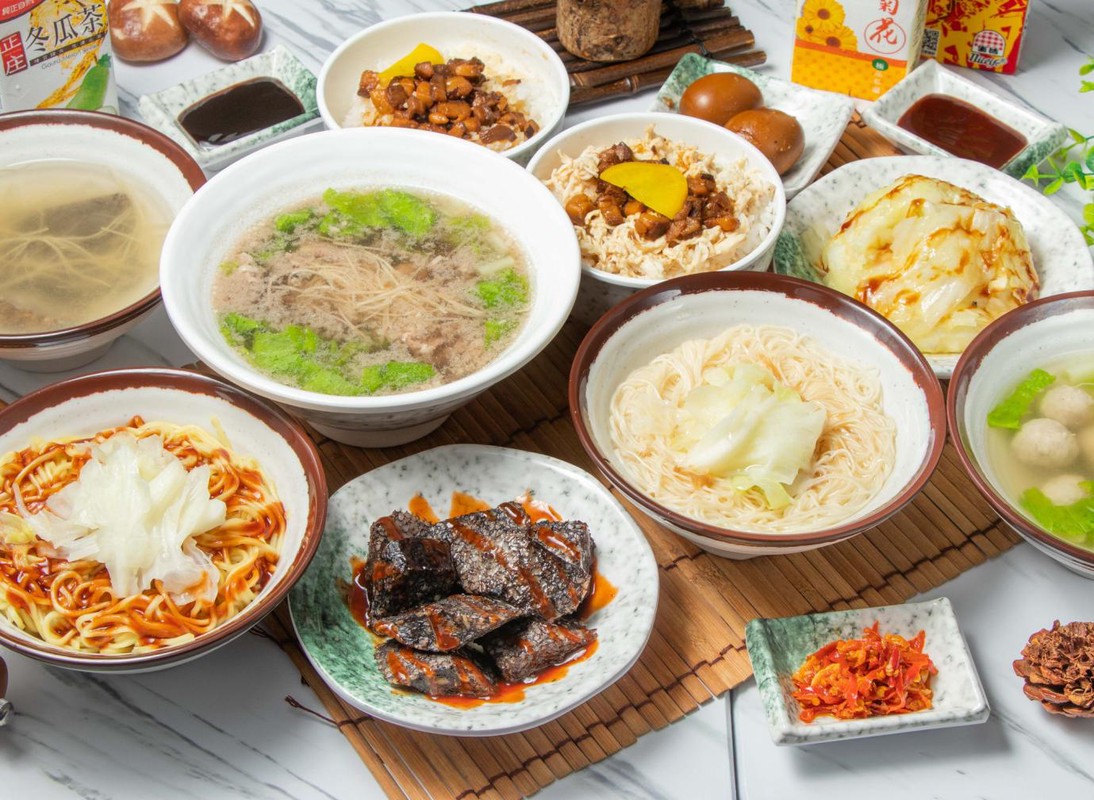 ▲板橋晚餐美食推薦,營業至晚間用餐時間滿足下班後的熱食需求(圖/Medick Marketing Ltd.提供)