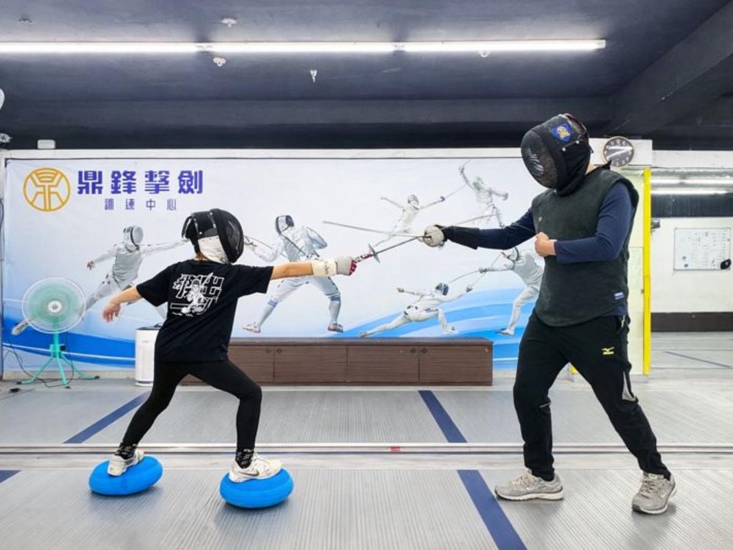 為什麼西洋劍被稱為格鬥芭蕾？台中擊劍訓練中心帶你入門親身體驗