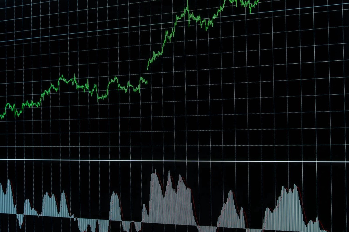 金融股迎資金重新定價潮 00998A近三個月含息報酬達15.69%、年化配息率衝9.5%。圖/PEXELS