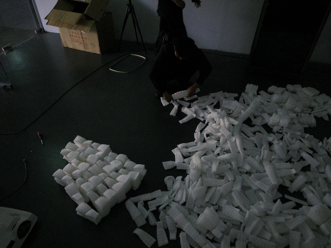 企業的廢材、藝術的未來:革蘭科技助力《KINGDOM》重構數位身體