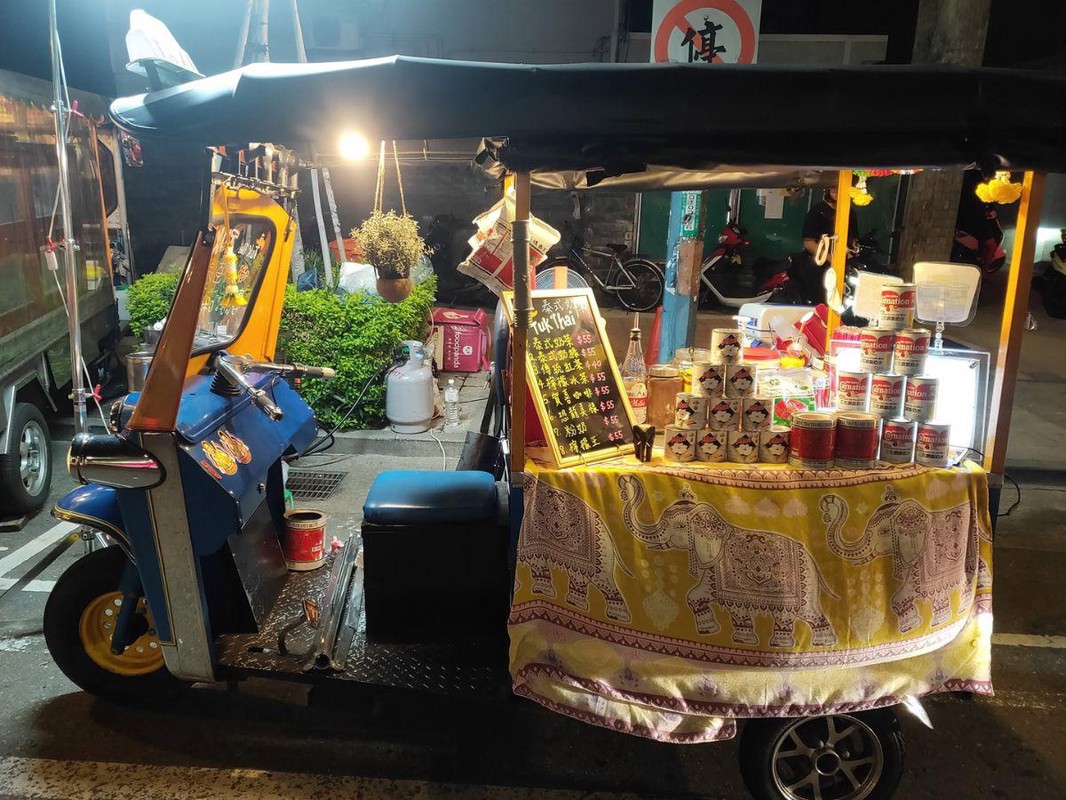 中壢夜市泰式奶茶攤藏身嘟嘟車!常客接手三年 穩定經營凝聚客群口碑 - 台北郵報 | The Taipei Post 中壢夜市泰式奶茶攤藏身嘟嘟車!常客接手三年 穩定經營凝聚客群口碑 - 台北郵報 | The Taipei Post