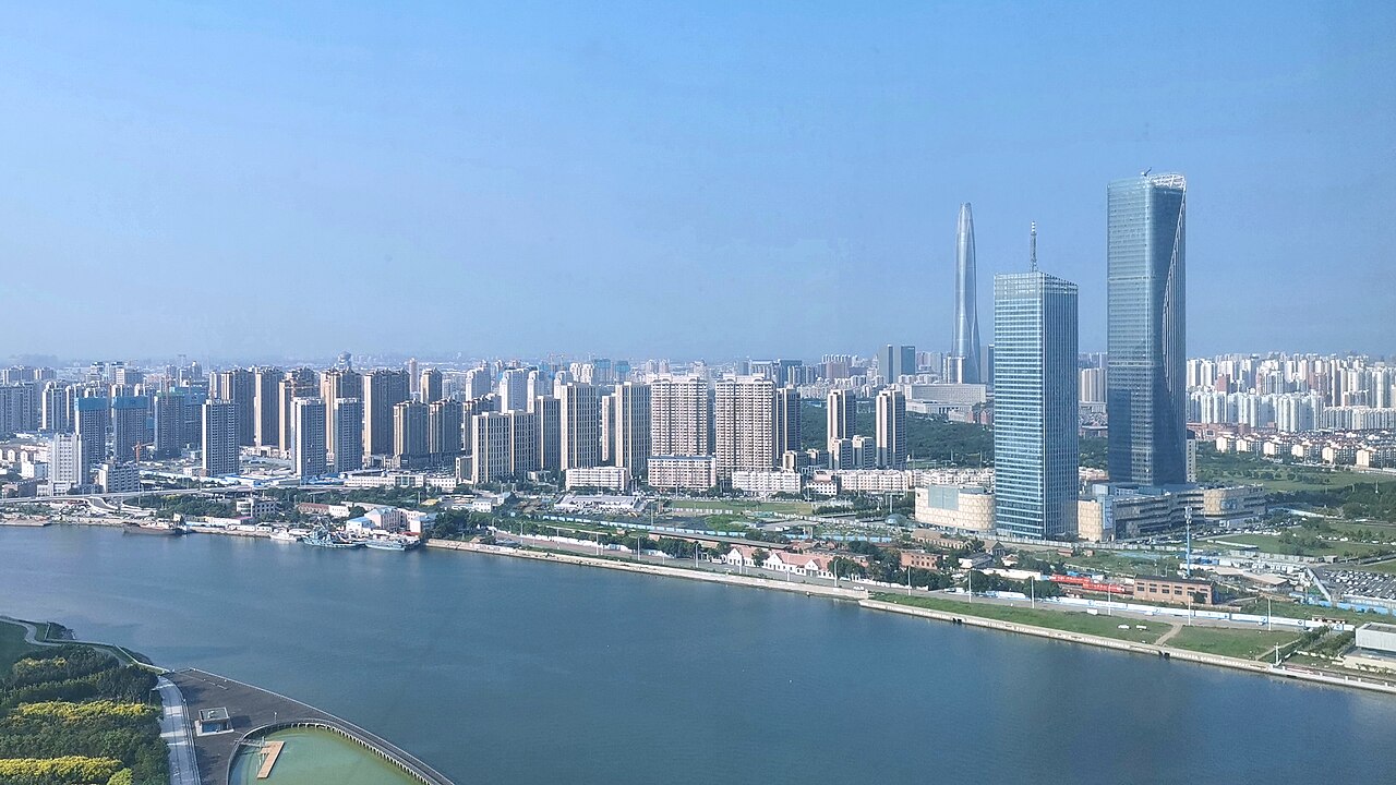 中國天津濱海新區出現「僵屍園區」100多棟爛尾樓無人看管